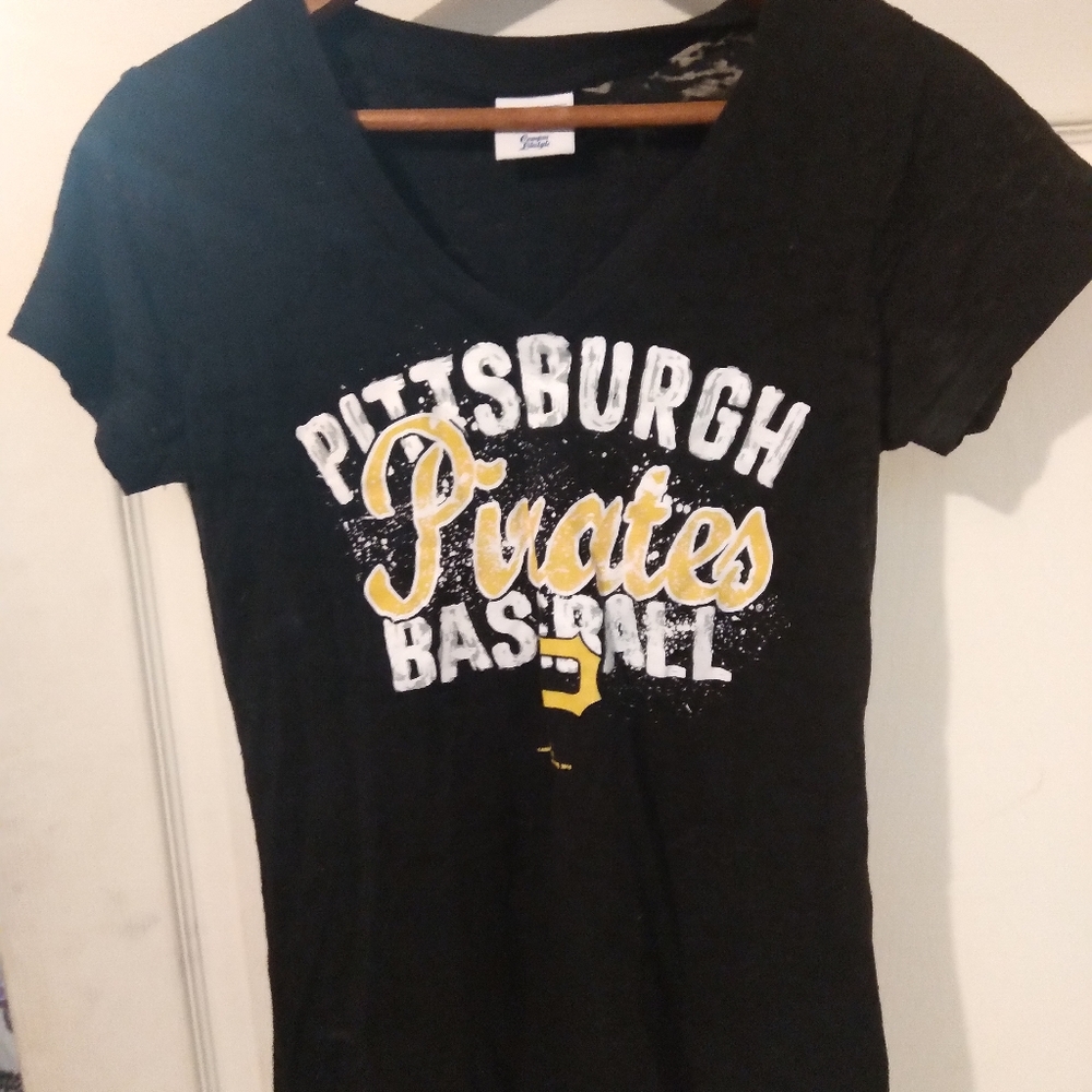 Pittsburgh pirates tee size small